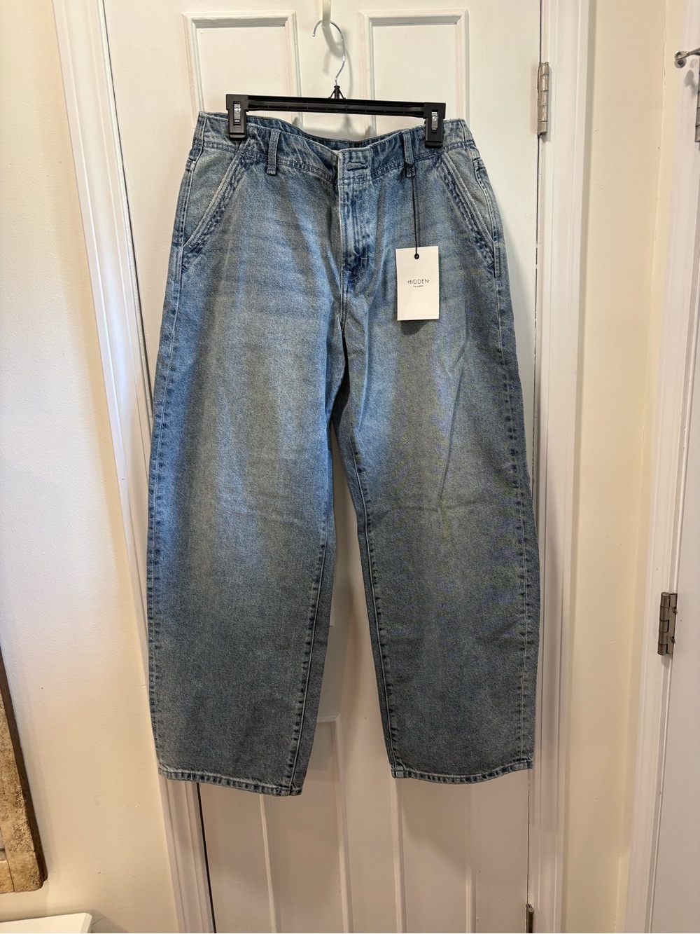 Light Blue Wide-Leg Women's Jeans - Casual Flare